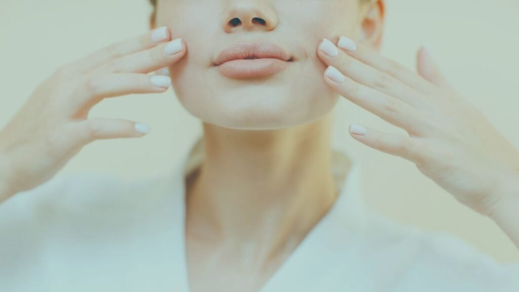 Face Yoga Certification vs. Yoga Teacher Training: Full Comparison Guide