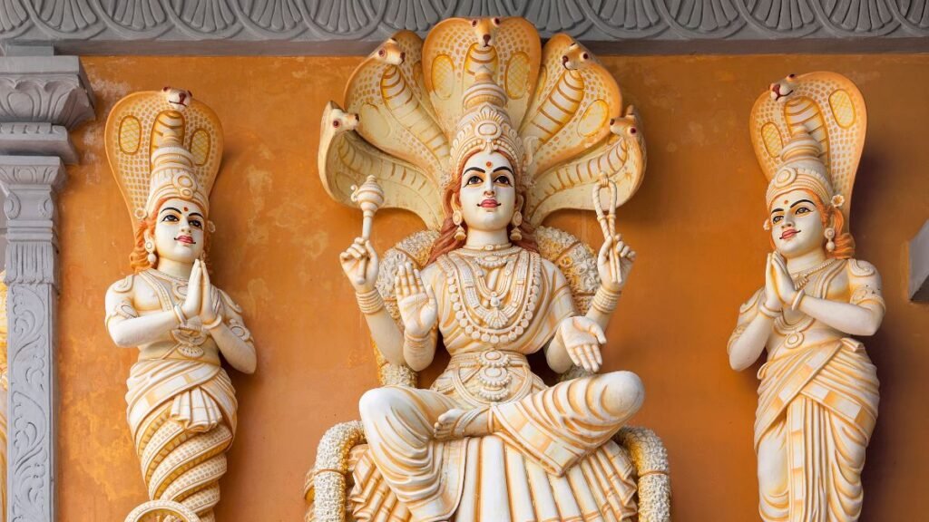 Kundalini Snake: Meaning, Myths, Awakening Signs, and How to Safely Harness Serpent Energy 1 hindu snake